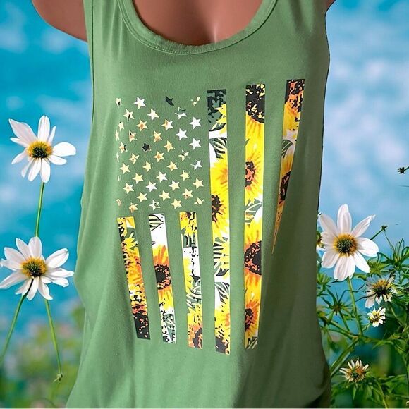 Tank Top l Flag Design l XXL l EUC - Picture 3 of 6
